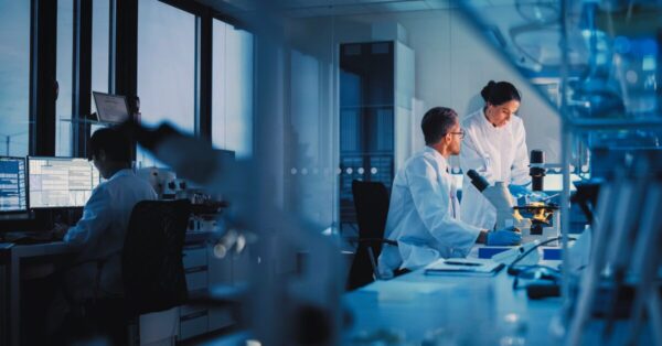 LabBenchToProductBench_BLOG_FeaturedImage experimentation in product development